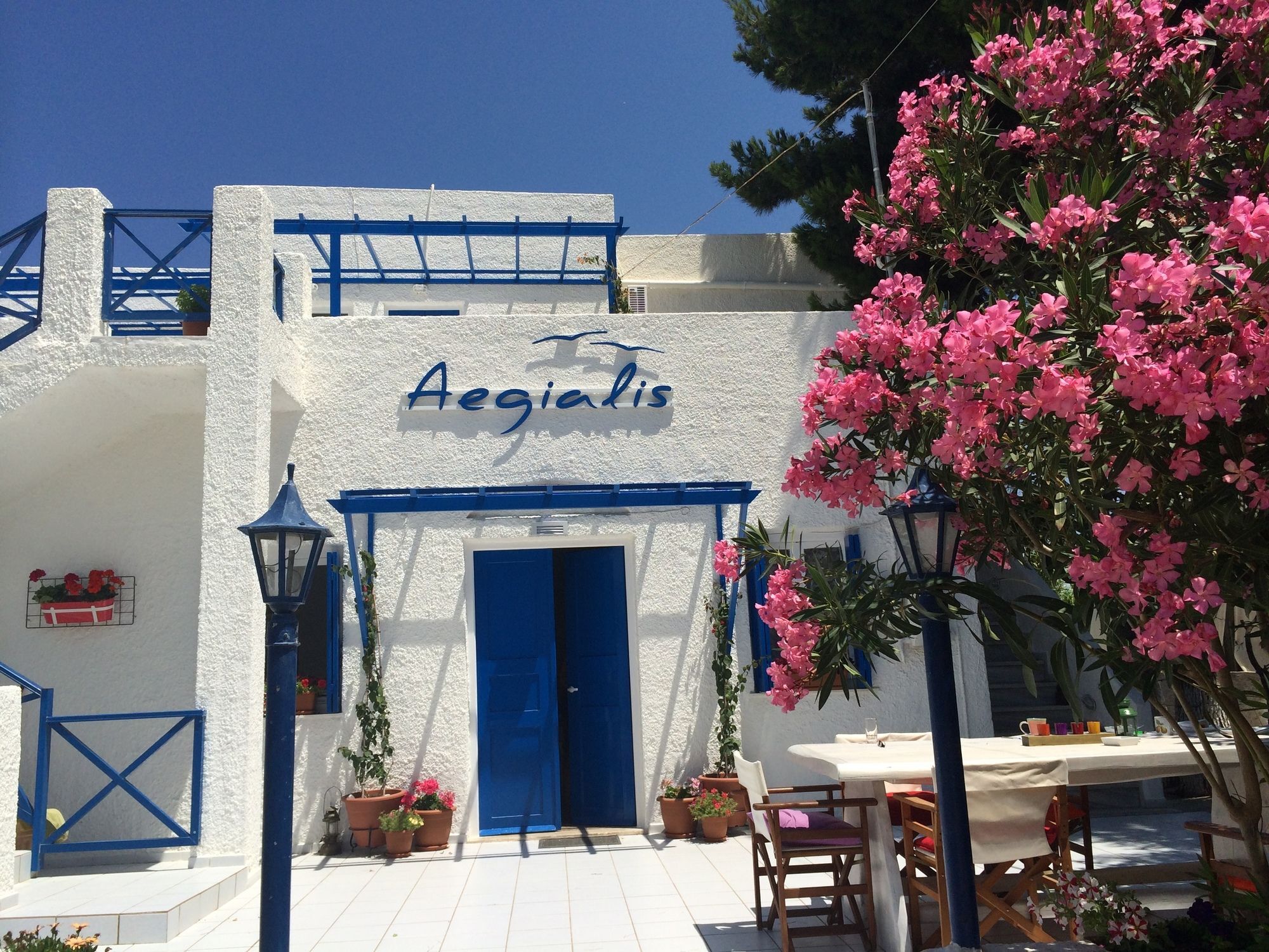 Aegialis Studios & Rooms Галисас Екстериор снимка