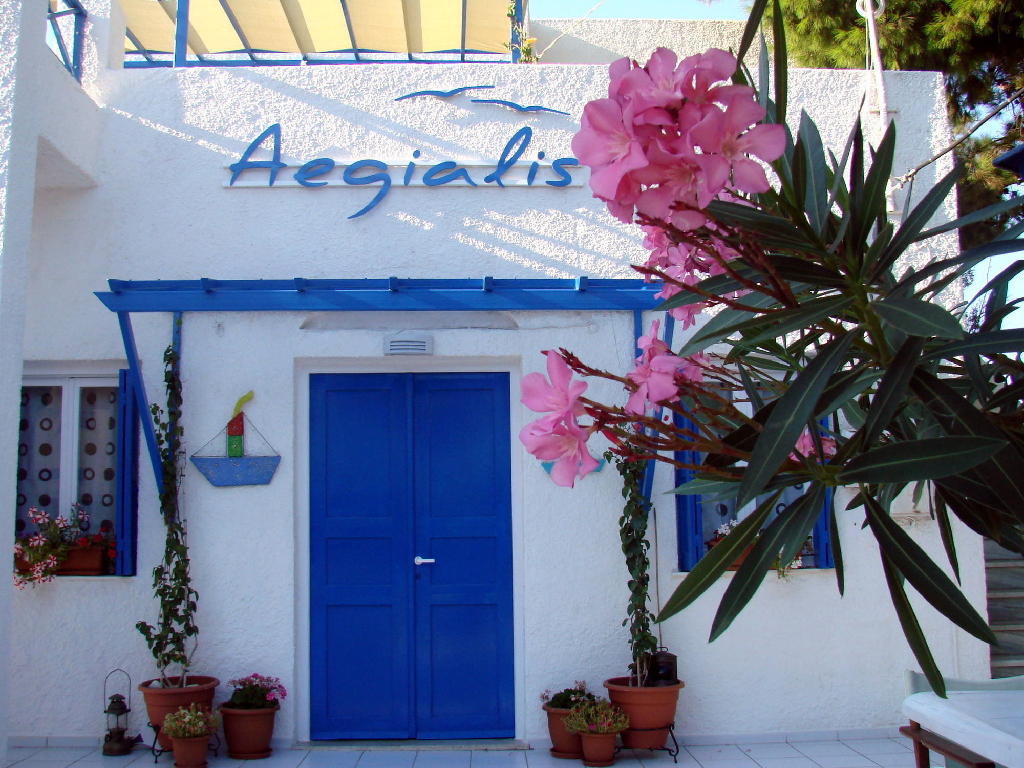Aegialis Studios & Rooms Галисас Екстериор снимка